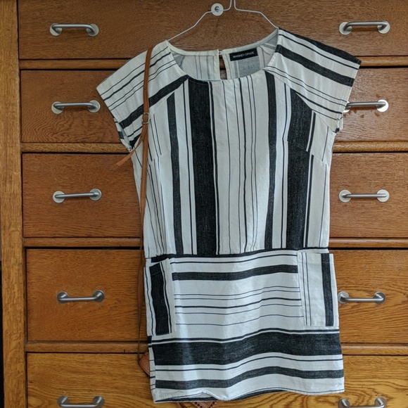 Striped linen Whiskey Grade dress with pockets - Picture 2 of 8